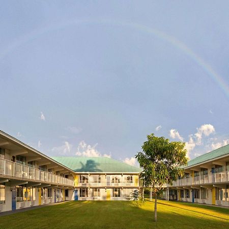 Days Inn By Wyndham Fort Pierce Midtown Esterno foto