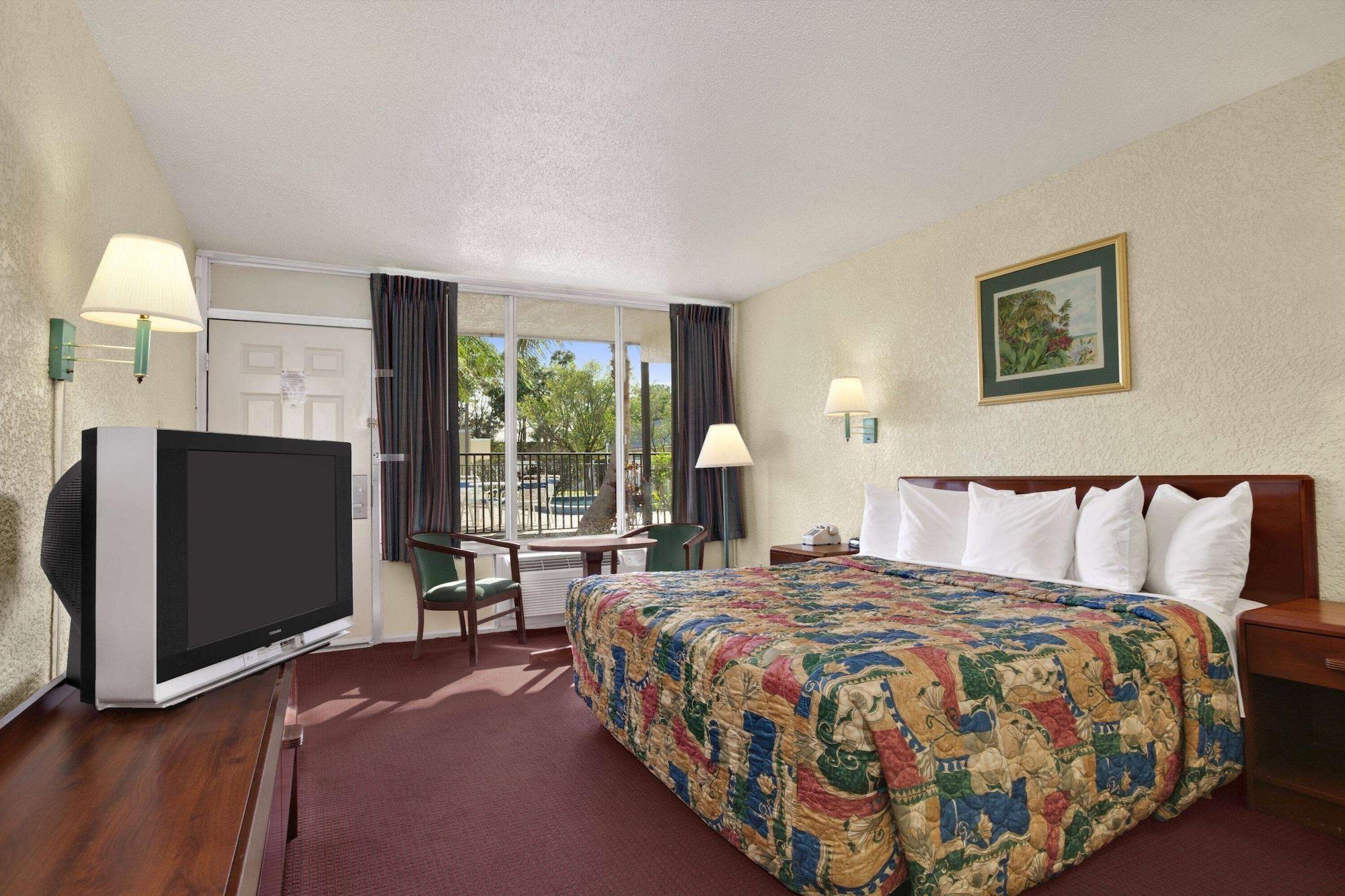 Days Inn By Wyndham Fort Pierce Midtown Esterno foto