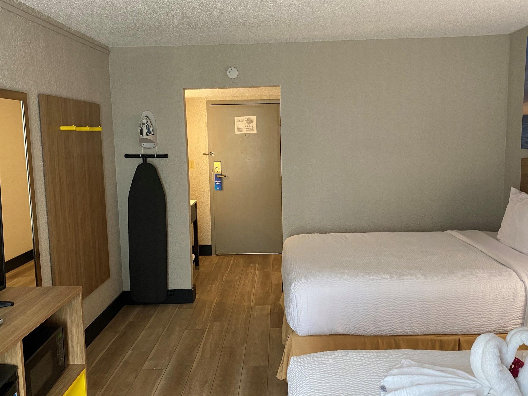 Days Inn By Wyndham Fort Pierce Midtown Esterno foto