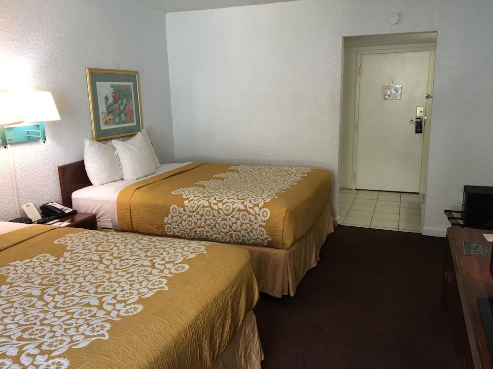 Days Inn By Wyndham Fort Pierce Midtown Esterno foto