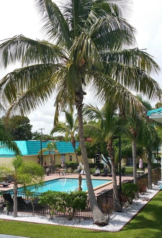 Days Inn By Wyndham Fort Pierce Midtown Esterno foto